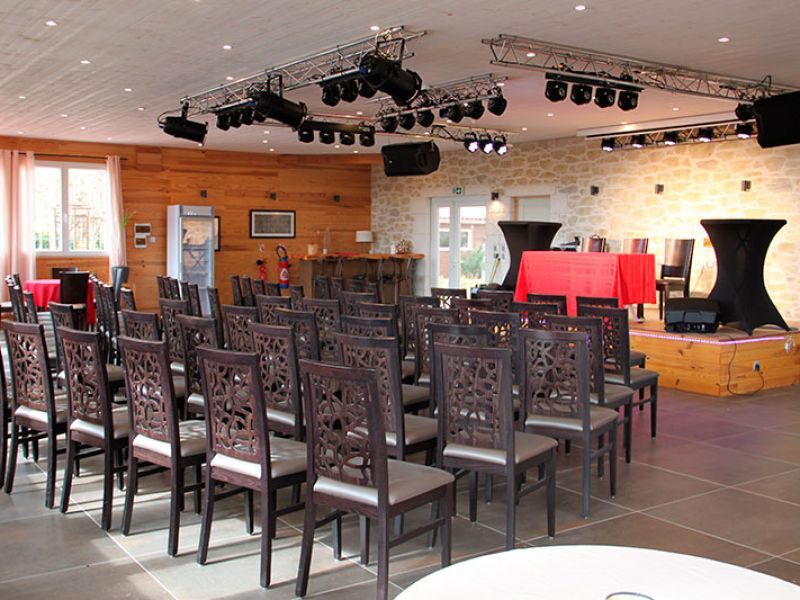 salle-occitanie1645DDE2-91D4-8D81-0C0B-EFFA82979FEC.jpg