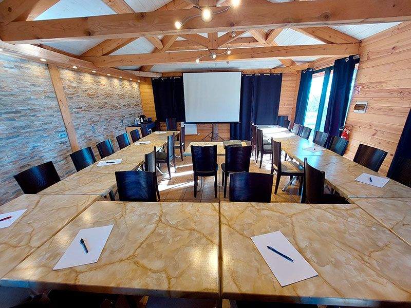 salle-seminaire35723BEF-A07A-4FD4-9BB7-2B2D2D89D04E.jpg
