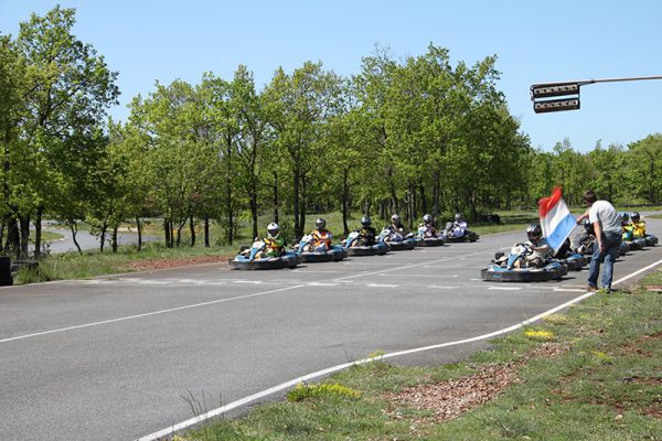karting-0150028169-7E14-4CE7-FF99-7BB3BE364C10.jpg