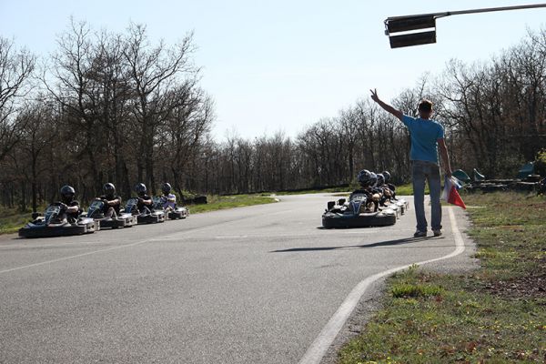 karting-026DFF3835-D926-9FDC-BAAB-70B441016ABF.jpg